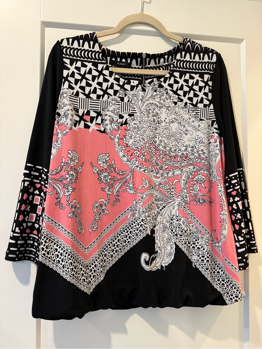 Alfani Black, White & Pink Paisley-Print Pullover Tunic